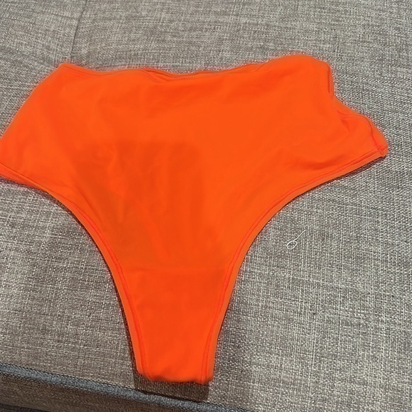 Skims Fits Everybody High Waisted Thong - Picture 6 of 12